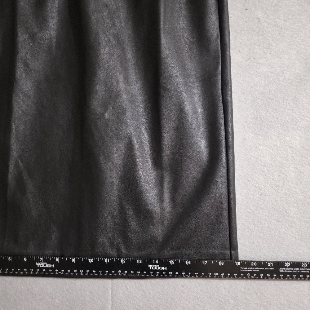 NWT Spanx Womens Leather Like Sleeveless Sheath Dress Luxe Black 20392R Size L - Picture 4 of 11